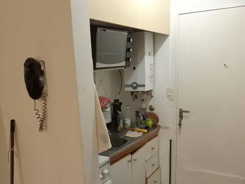 Se vende un departamento monoambiente luminoso - Retiro