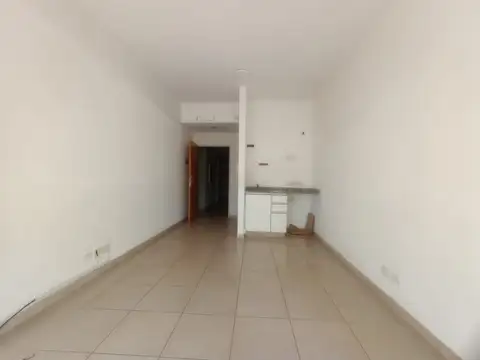 Domingo Faustino Sarmiento 1800, Piso 2