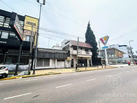 Venta Casa en PH al frente para reciclar en Lanus Oeste