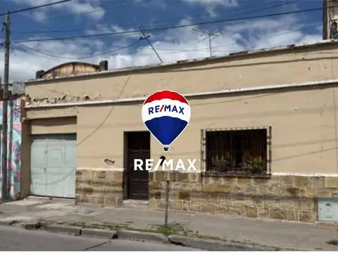 CASA 2 DORMITORIOS VENTA ZONA MACROCENTRO 300M2