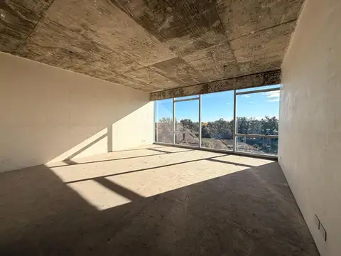 Oficina en ALQUILER en prestigioso edificio de categoría en la mejor ubicación de Pilar