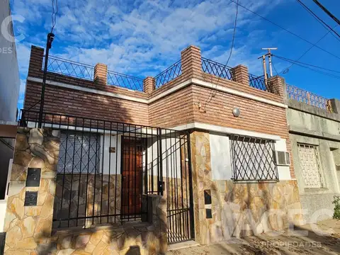 Pte Quintana al 900 - Casa Interna Unica  de pasillo
