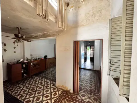 Casa 5 ambientes con 1 baño