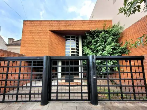 VENTA CASA VILLA REAL 5 AMBIENTES CON QUINCHO