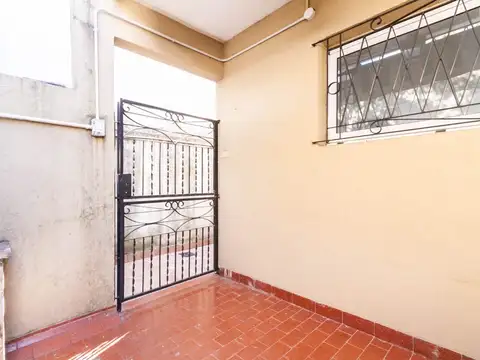 Depto Tipo Casa en Alquiler 50 años