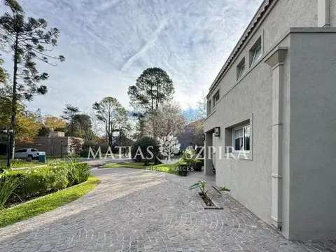 Casa en Venta con 1 cochera