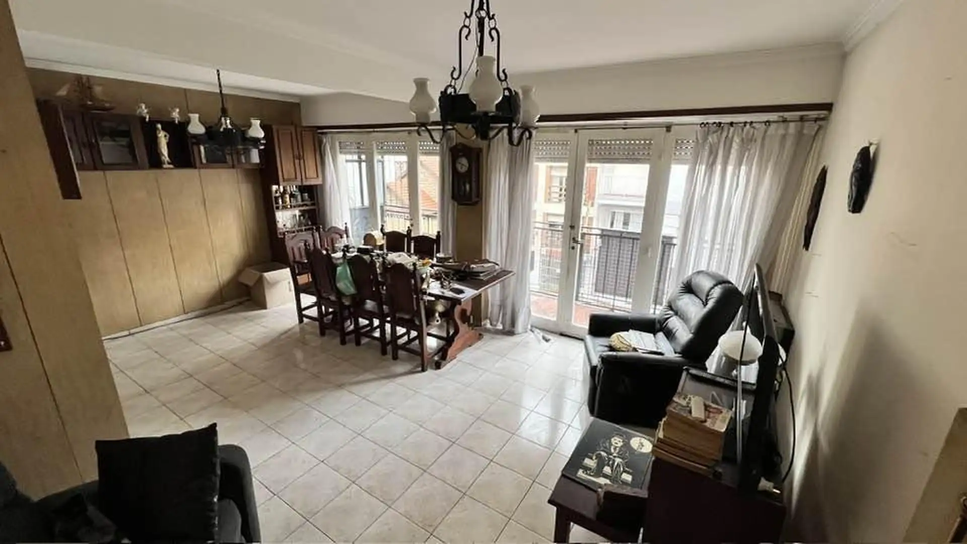 Departamento 3 ambientes a la calle con balcon