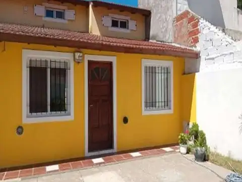 Casa en venta - 4 Dormitorios 2 Baños - Cochera - 140Mts2 - San Bernardo del Tuyú