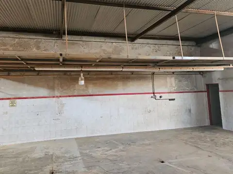 Galpon en Alquiler 34  mts Fondo