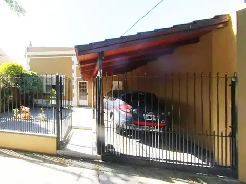Casa Las lomitas, lote amplio, Lomas de Zamora, multifamiliar 2 viviendas MB estado