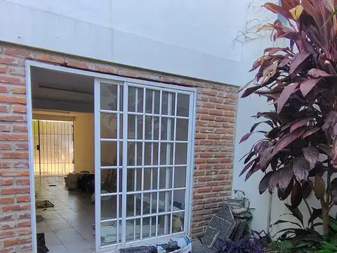 Depto Tipo Casa en Alquiler de 2 dormitorios