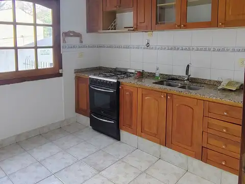 Alquiler PH 2 Dorm. Garage Jardín Olivos