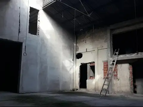 Galpon en Tacuari 840, 750mts2, Ramos mejia