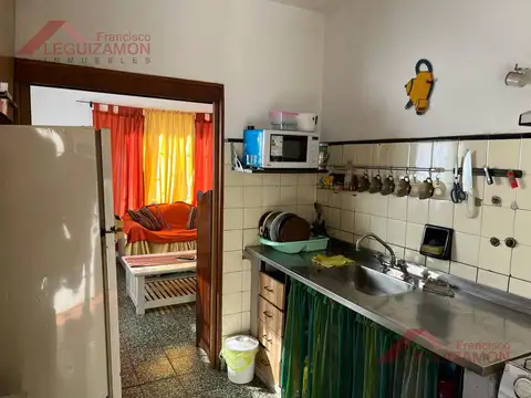 Casa en Venta con 3 cocheras