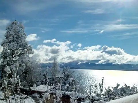 Cálido depto de 2 ambientes, amoblado y con estacionamiento