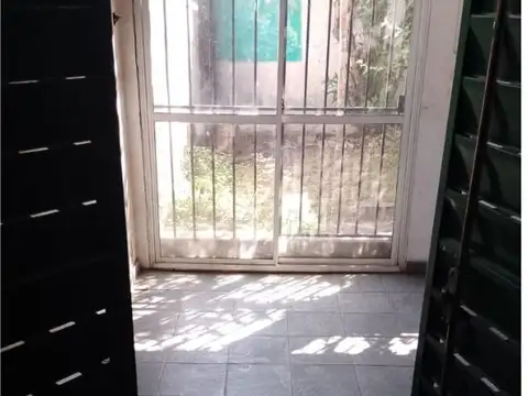 Depto Tipo Casa 2 ambientes con 1 baño
