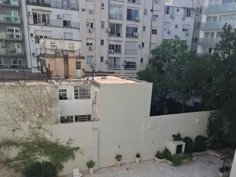 RETASADO   Muy linda oficina en Recoleta