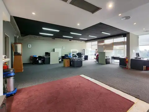 Oficina en Venta al Este