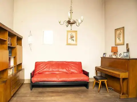 Depto Tipo Casa 6 ambientes con 2 baños