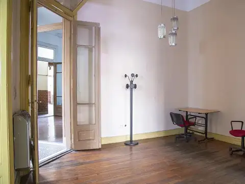 Depto Tipo Casa en Venta en Flores, USD 150.000