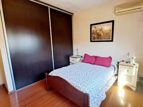 VENTA CASA 6 AMB MULTIFAMILIAR, GARAGE, V. BOSCH