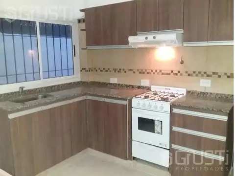 Depto Tipo Casa 2 ambientes con 1 baño
