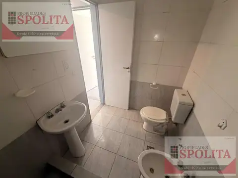 Depto Tipo Casa en Alquiler con 1 cocheras