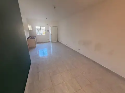 Depto Tipo Casa en Alquiler en Jose Leon Suarez, $ 850.000
