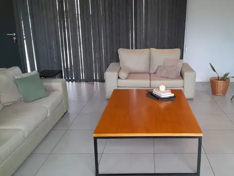 Casa en Alquiler en La Lomada De Pilar, USD 3.500