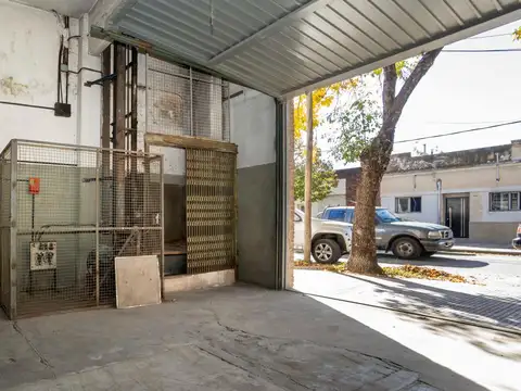 Local en Venta en Parque Avellaneda, USD 220.000