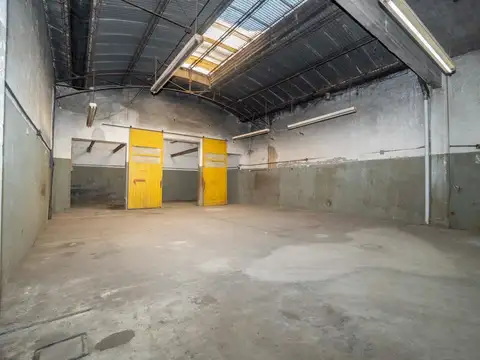 Local en Venta en Parque Avellaneda, USD 190.000