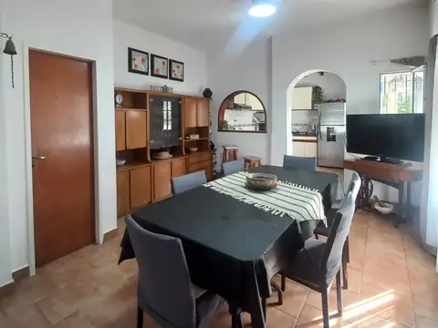 Casa 4 ambientes con 1 baño