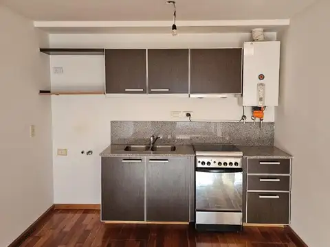 Excelente 2 Ambientes con balcón terraza , baulera y SUM