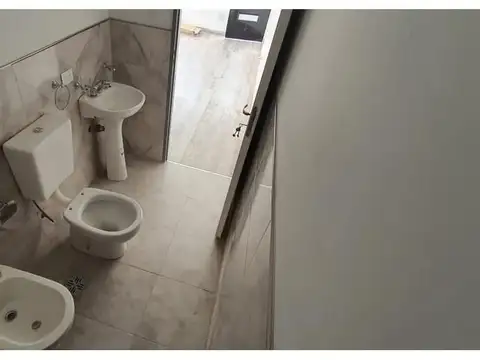 Depto Tipo Casa en Alquiler en Caseros, $ 550.000