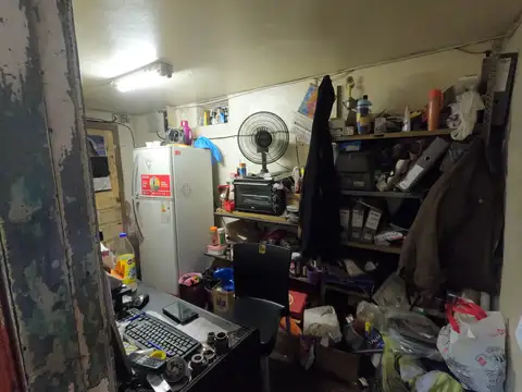 Montecastro en Venta - Victor Hugo 1700 - Galpon - deposito - 89m2 en esquina - entrada independiente