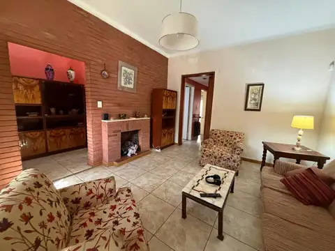Casa 4 ambientes con 1 baño