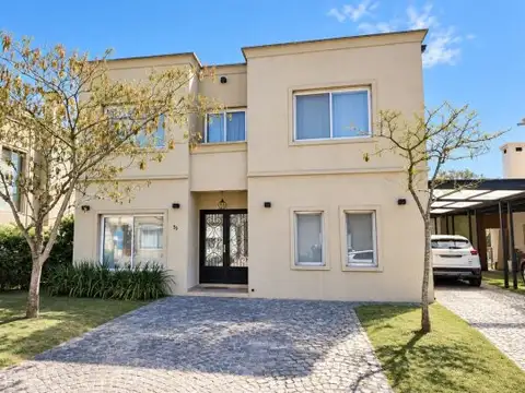VENTA CASA 5 AMBIENTES - LAS ORQUÍDEAS