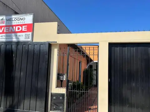 Casa 4 ambientes con 2 baños