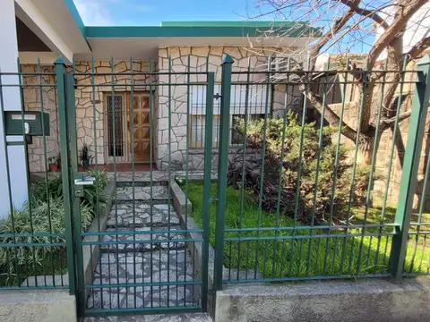 Casa en venta en zona residencial de Berazategui