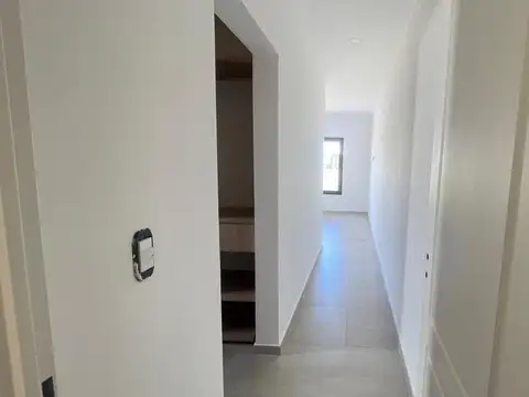 Casa en venta c/ cochera en San Sebastián