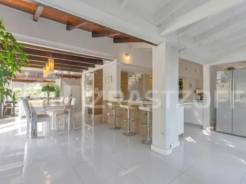 Casa en Venta al Este