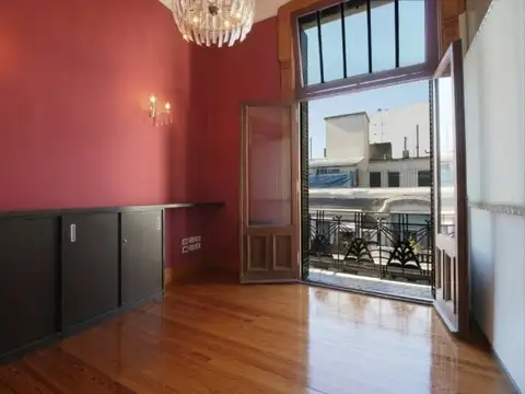 Venta Semipiso 6 Ambientes Al Frente En Balvanera | Apto Credito y Apto Profesional