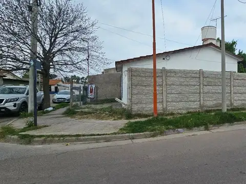 En VENTA| Casa de 2 dormitorios Barrio Centenario 100