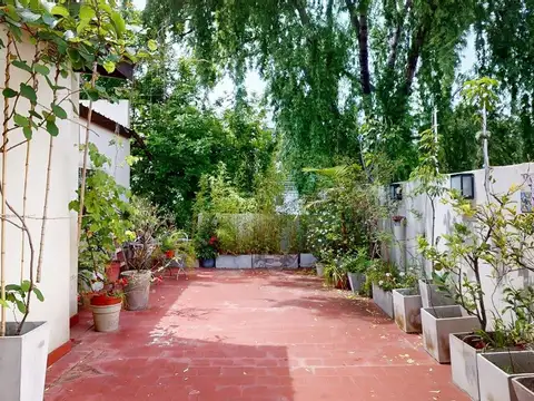 VENTA CASA 5 AMB COLEGIALES PATIO Y COCHERA