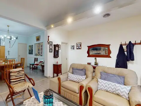 Casa 5 ambientes con 2 baños