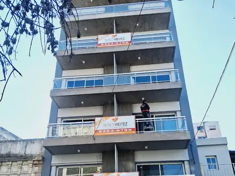 Almagro Monoambiente con Balcón al Frente