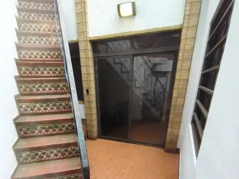 Casa 5 ambientes con 1 baño