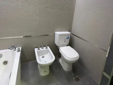 Casa 5 ambientes con 1 baño
