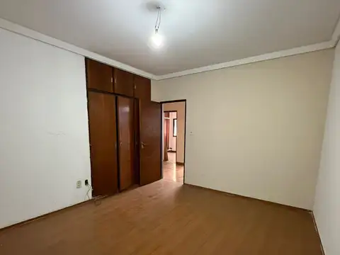 Ruy Díaz de Guzmán 100 - Excelente Casa- Lote Propio