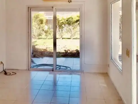 Casa 3 ambientes con 1 baño